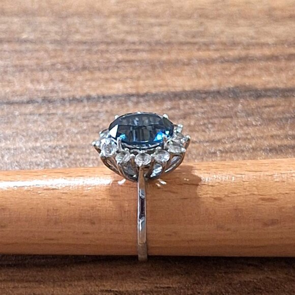 Blue Topaz Oval Cut Cluster Cocktail Ring Size 7 - Picture 7 of 11